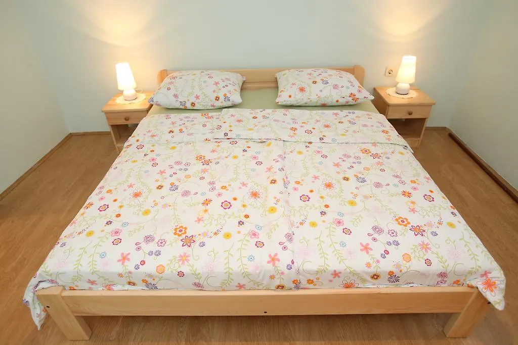 Apartment Mirna Baska  Croatia